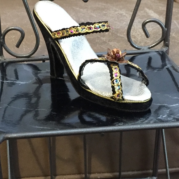 Collectible Miniature Shoe by FETE - Picture 2 of 5